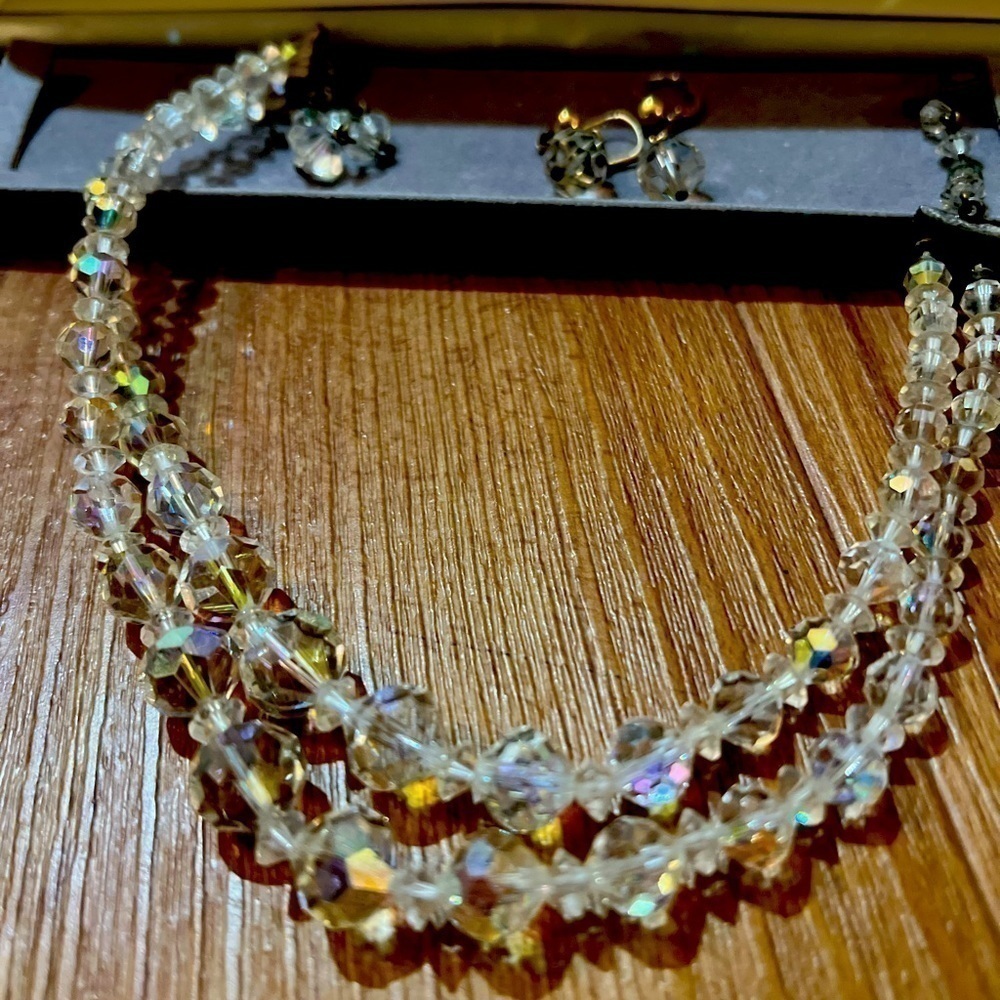 𝅺VINTAGE women's necklace set and earrings